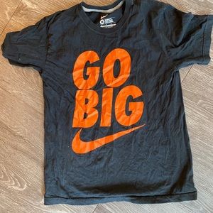 NIKE BLACK & ORANGE TEE